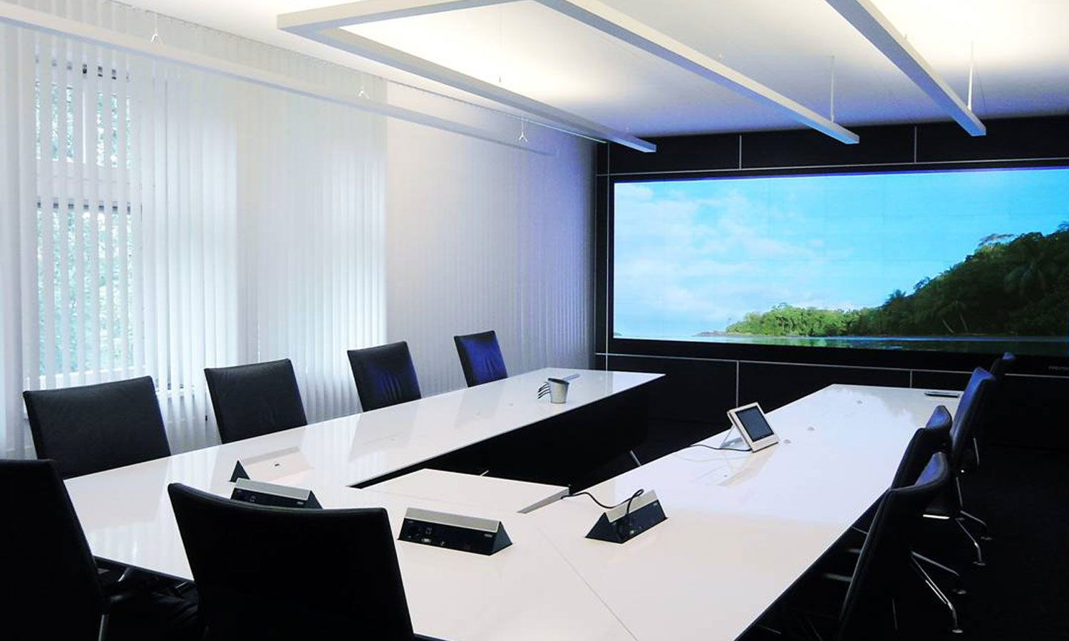 Prysm 190 at DEKOM AG Prysm 190 at DEKOM AG